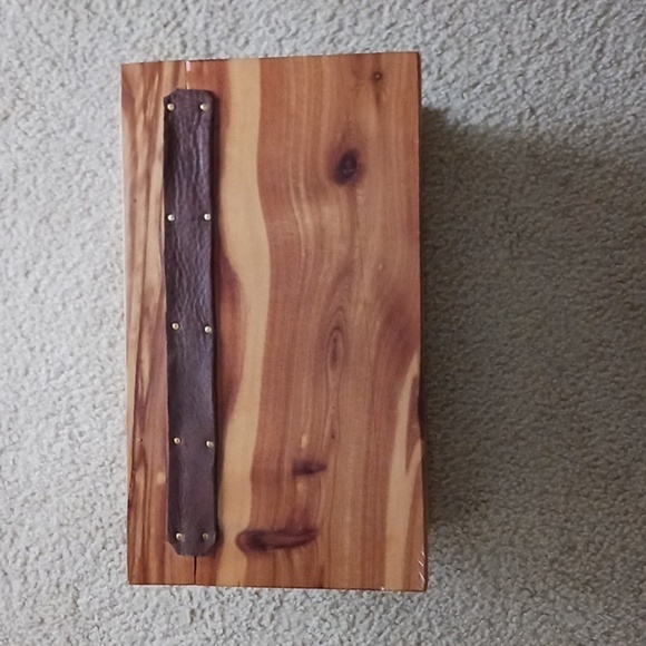 Vintage Handcrafted Small Jewelry Box/Chest - Picture 3 of 12